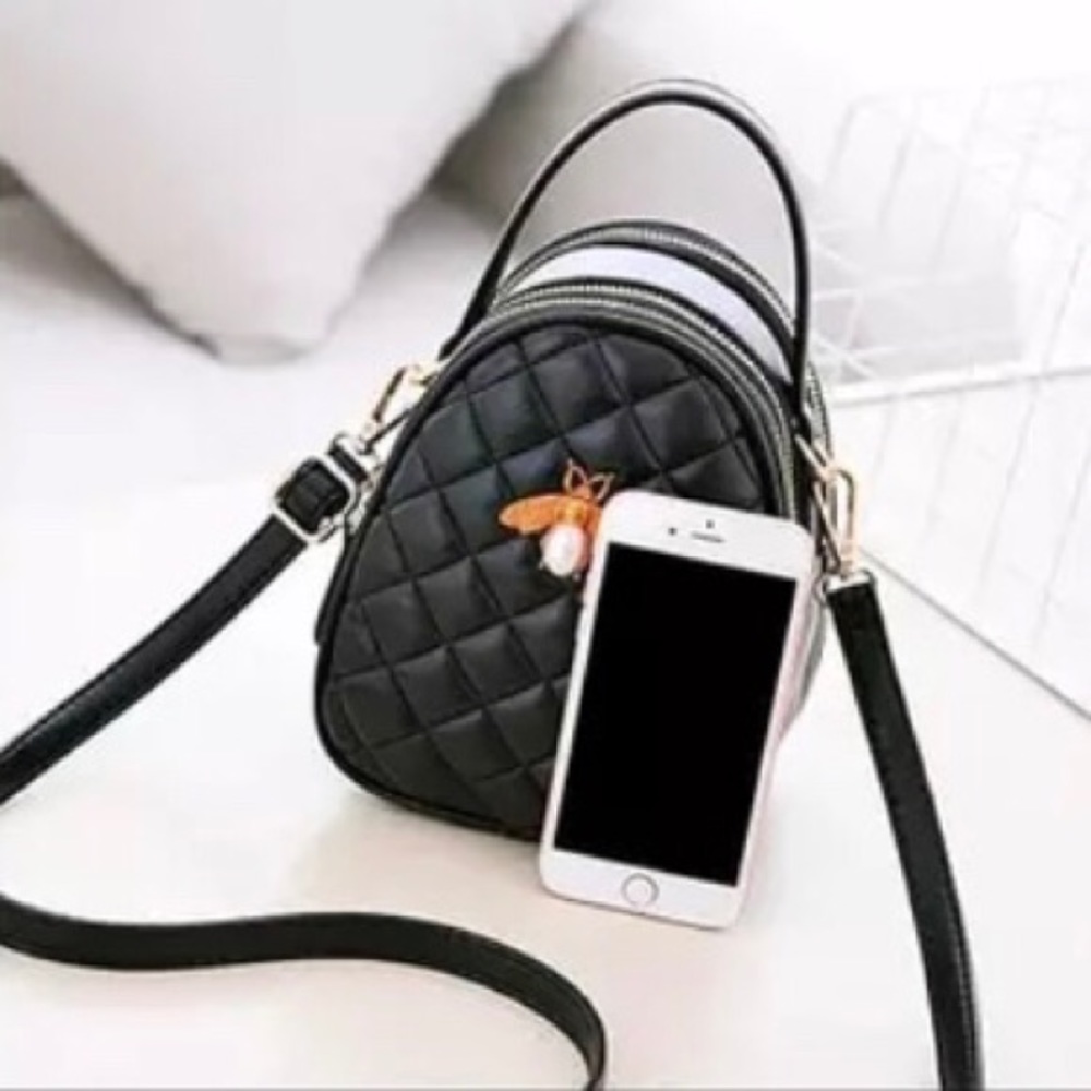 Just In! 🆕 FLORENCE Cicada Quilted Crossbody - Picture 5 of 8